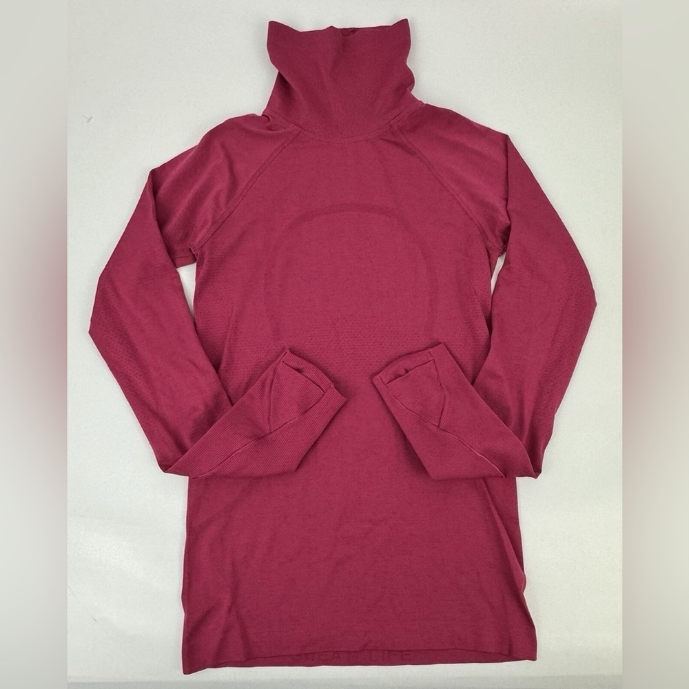 Lululemon Run Swiftly Tech Turtleneck. - Picture 3 of 3